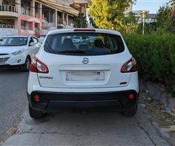 نيسان قاشقاي